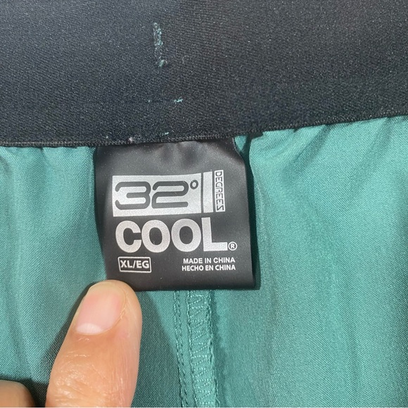 32 Degrees Cool Shorts Men X large Hybrid pockets green drawstring elastic Waist - Picture 2 of 10